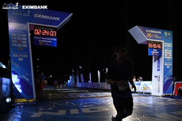 HO CHI MINH CITY NIGHT RUN EXIMBANK 2024 - Ảnh #2059411