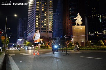 HO CHI MINH CITY NIGHT RUN EXIMBANK 2024 - Ảnh #1989276