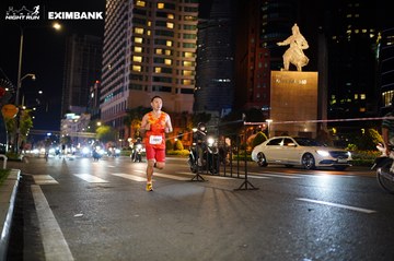 HO CHI MINH CITY NIGHT RUN EXIMBANK 2024 - Ảnh #1989057