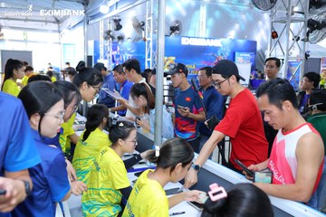 HO CHI MINH CITY NIGHT RUN EXIMBANK 2024 - Ảnh #1965345