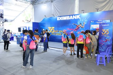 HO CHI MINH CITY NIGHT RUN EXIMBANK 2024 - Ảnh #1965908