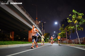 HO CHI MINH CITY NIGHT RUN EXIMBANK 2024 - Ảnh #1988673