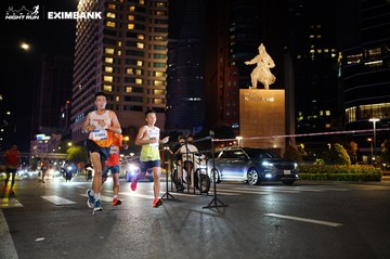 HO CHI MINH CITY NIGHT RUN EXIMBANK 2024 - Ảnh #1989201