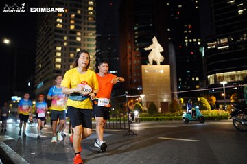 HO CHI MINH CITY NIGHT RUN EXIMBANK 2024 - Ảnh #1989858