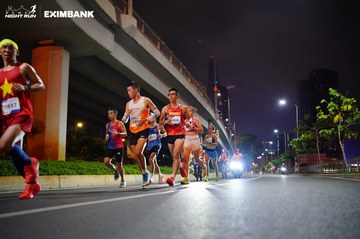 HO CHI MINH CITY NIGHT RUN EXIMBANK 2024 - Ảnh #1988532