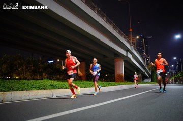 HO CHI MINH CITY NIGHT RUN EXIMBANK 2024 - Ảnh #1988697