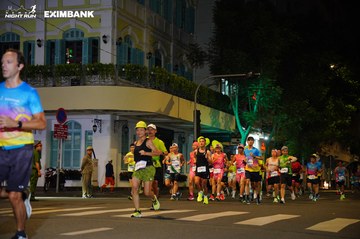 HO CHI MINH CITY NIGHT RUN EXIMBANK 2024 - Ảnh #2031211