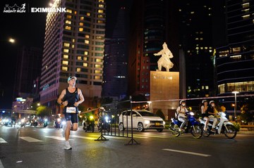 HO CHI MINH CITY NIGHT RUN EXIMBANK 2024 - Ảnh #1989086