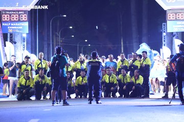 HO CHI MINH CITY NIGHT RUN EXIMBANK 2024 - Ảnh #1970233