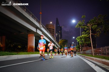 HO CHI MINH CITY NIGHT RUN EXIMBANK 2024 - Ảnh #1988972