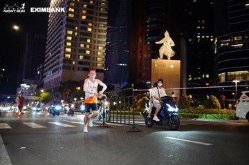 HO CHI MINH CITY NIGHT RUN EXIMBANK 2024 - Ảnh #1989176