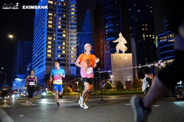 HO CHI MINH CITY NIGHT RUN EXIMBANK 2024 - Ảnh #1990285