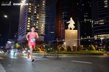 HO CHI MINH CITY NIGHT RUN EXIMBANK 2024 - Ảnh #1989628