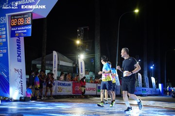 HO CHI MINH CITY NIGHT RUN EXIMBANK 2024 - Ảnh #2034409