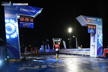 HO CHI MINH CITY NIGHT RUN EXIMBANK 2024 - Ảnh #2064672