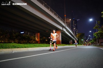 HO CHI MINH CITY NIGHT RUN EXIMBANK 2024 - Ảnh #1988662