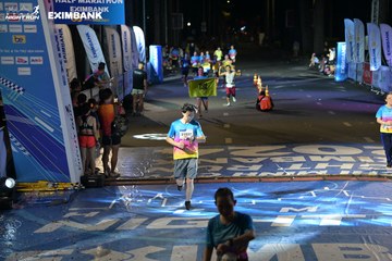HO CHI MINH CITY NIGHT RUN EXIMBANK 2024 - Ảnh #2025613