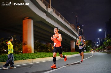 HO CHI MINH CITY NIGHT RUN EXIMBANK 2024 - Ảnh #1988591