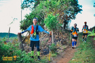 Fleur De Lys La Vuông Trail - Ảnh #2417520