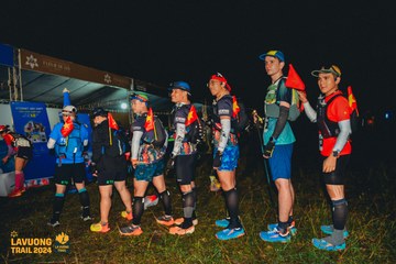 Fleur De Lys La Vuông Trail - Ảnh #2417143