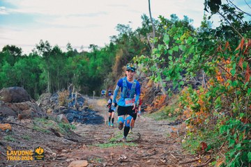 Fleur De Lys La Vuông Trail - Ảnh #2417330