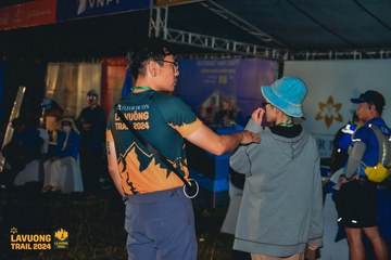 Fleur De Lys La Vuông Trail - Ảnh #2417171