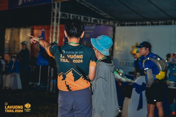 Fleur De Lys La Vuông Trail - Ảnh #2417172