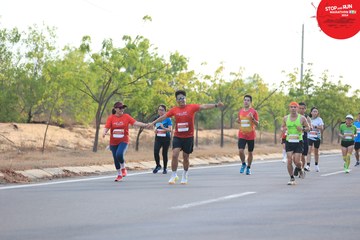 STOP AND RUN MARATHON 2024 - Ảnh #2088459