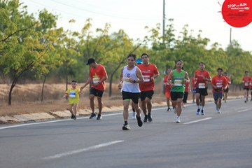 STOP AND RUN MARATHON 2024 - Ảnh #2088565