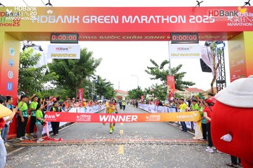 Photo HDBank Green Marathon 2025 - bfc7fc1352b711a9e2593a8a0f7dc698.jpg