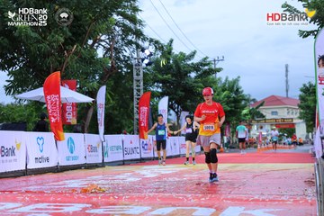 Photo HDBank Green Marathon 2025 - f01037706d2882802cc263b8368e35e3.jpg