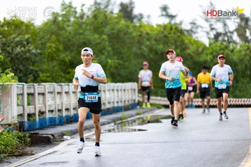 Photo HDBank Green Marathon 2025 - f24783f18e5a04e88e443f3f52733cd8.jpg