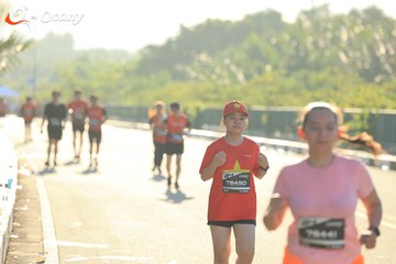 RUN TO LIVE 2025 - Ảnh #3303251