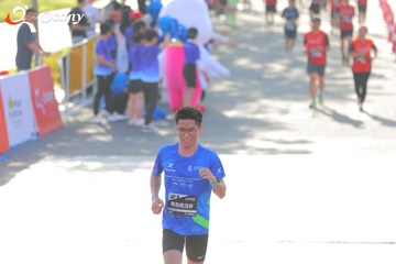 RUN TO LIVE 2025 - Ảnh #3193411