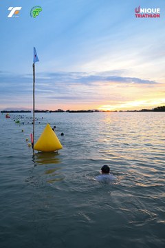 Ảnh sự kiện VIET NAM TRI FACTOR CHAMPIONSHIP x HO CHI MINH CITY CHAMPIONSHIP NĂM 2025 - 34eeaae50c45208cb2c559bdb62cb30b.jpg