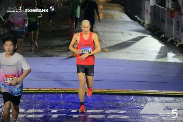 Photo HO CHI MINH CITY NIGHT RUN EXIMBANK 2026 - 0082dd78b74c41468258b486deb73530.jpg