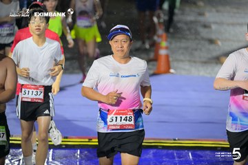 Photo HO CHI MINH CITY NIGHT RUN EXIMBANK 2026 - 00d953b82aa58641d4c2d8018afae7ef.jpg