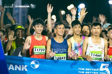 Photo HO CHI MINH CITY NIGHT RUN EXIMBANK 2026 - 012f10b15b08e53351a1c89ebcd92f68.jpg