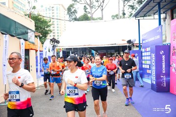 Photo HO CHI MINH CITY NIGHT RUN EXIMBANK 2026 - 01692b7e7d36bda5f9b56f5155ca166a.jpg