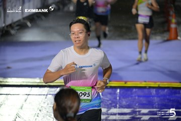 Photo HO CHI MINH CITY NIGHT RUN EXIMBANK 2026 - 0184168d85a22fde5e6de249b44668b7.jpg