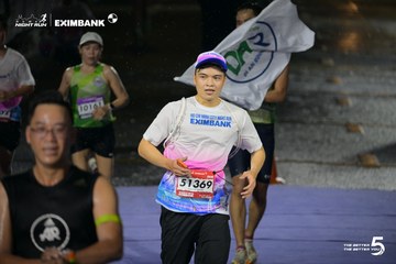 Photo HO CHI MINH CITY NIGHT RUN EXIMBANK 2026 - 04acb7314d3d4fb325c13383d5325b9a.jpg