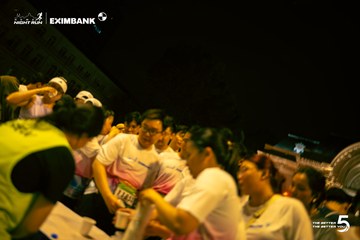 Photo HO CHI MINH CITY NIGHT RUN EXIMBANK 2026 - 08a4ecaf42af7111aa3e8a033bddbd63.jpg