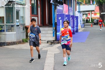Photo HO CHI MINH CITY NIGHT RUN EXIMBANK 2026 - 15ee80001a0794fd84e79b6db534dabe.jpg