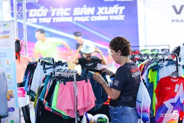 Photo HO CHI MINH CITY NIGHT RUN EXIMBANK 2026 - 16c4df6eadf98706fad70dfcced339d2.jpg