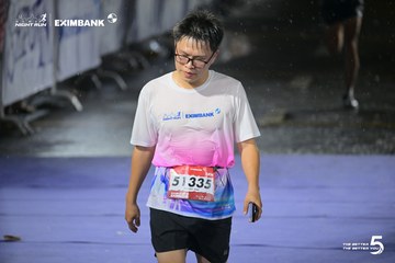 Photo HO CHI MINH CITY NIGHT RUN EXIMBANK 2026 - 18318fb99d083598d5ca6ecb37e6b8aa.jpg