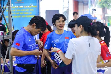 Photo HO CHI MINH CITY NIGHT RUN EXIMBANK 2026 - 191f32e27e40c9fcdf387cbf3b28010b.jpg