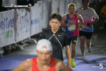 Photo HO CHI MINH CITY NIGHT RUN EXIMBANK 2026 - 195e8071e6b9fe70c4ca5f8caef2dad8.jpg