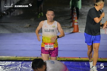 Photo HO CHI MINH CITY NIGHT RUN EXIMBANK 2026 - 1a89a8ab272d105b317372bd21e645d0.jpg
