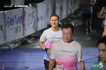 Photo HO CHI MINH CITY NIGHT RUN EXIMBANK 2026 - 1afc7c0bb483a8df70e78fd68b53a961.jpg