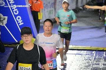 Photo HO CHI MINH CITY NIGHT RUN EXIMBANK 2026 - 1dd05594eeddcd725694988ffde0e033.jpg